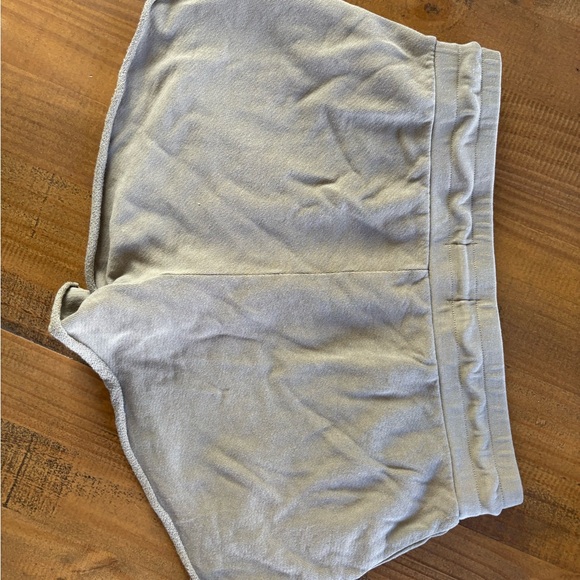 MATE The Label Shorts - Picture 3 of 5